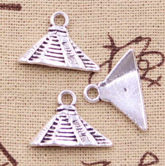 Piramis charm 03.