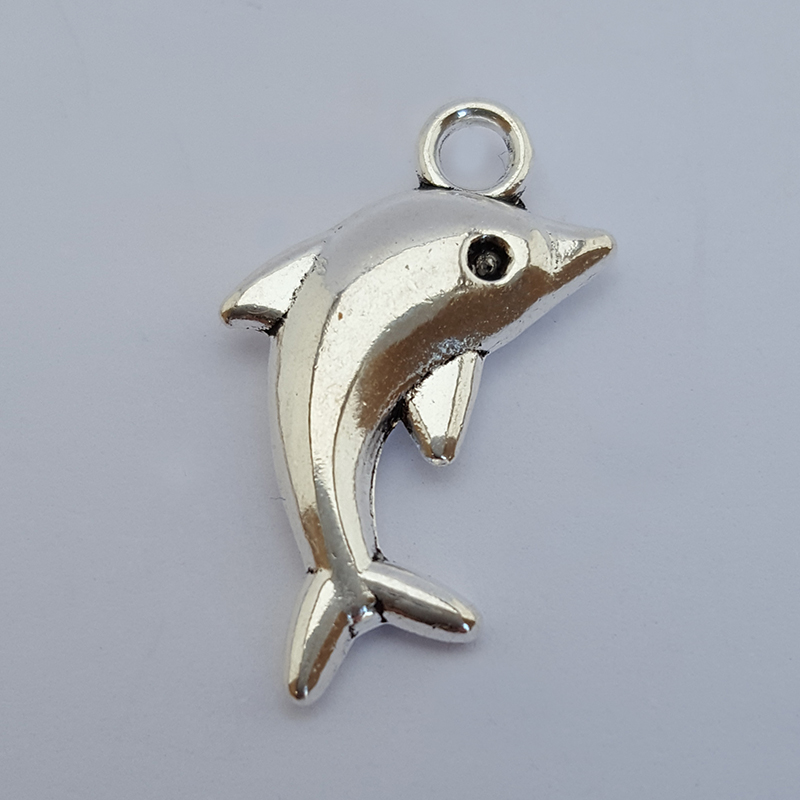 Delfin charm 01.