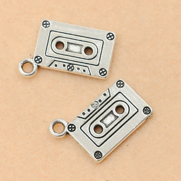 Magnókazetta charm 01.