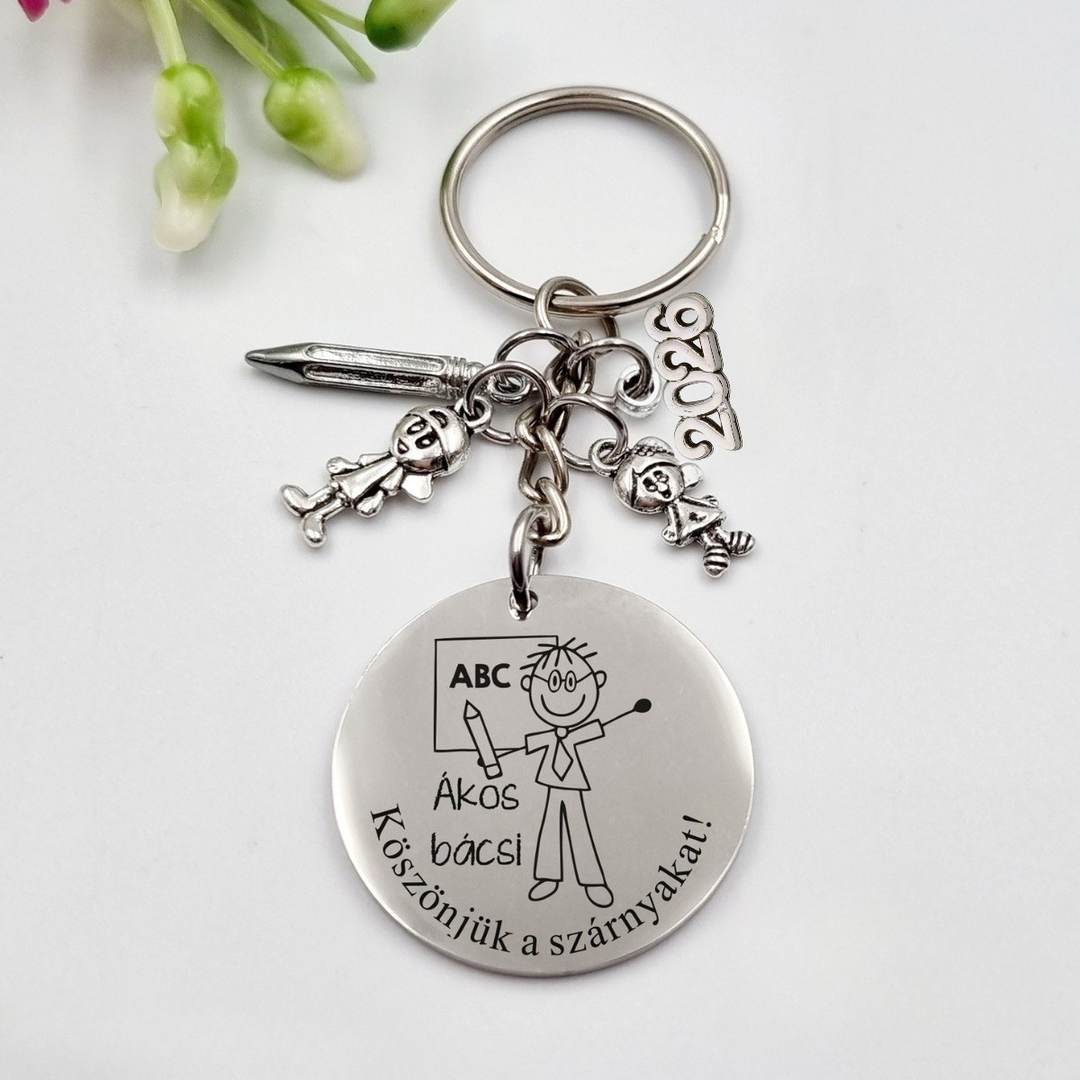 Gravírozott grafikás ballagási kulcstartó tanítóknak 5_15.