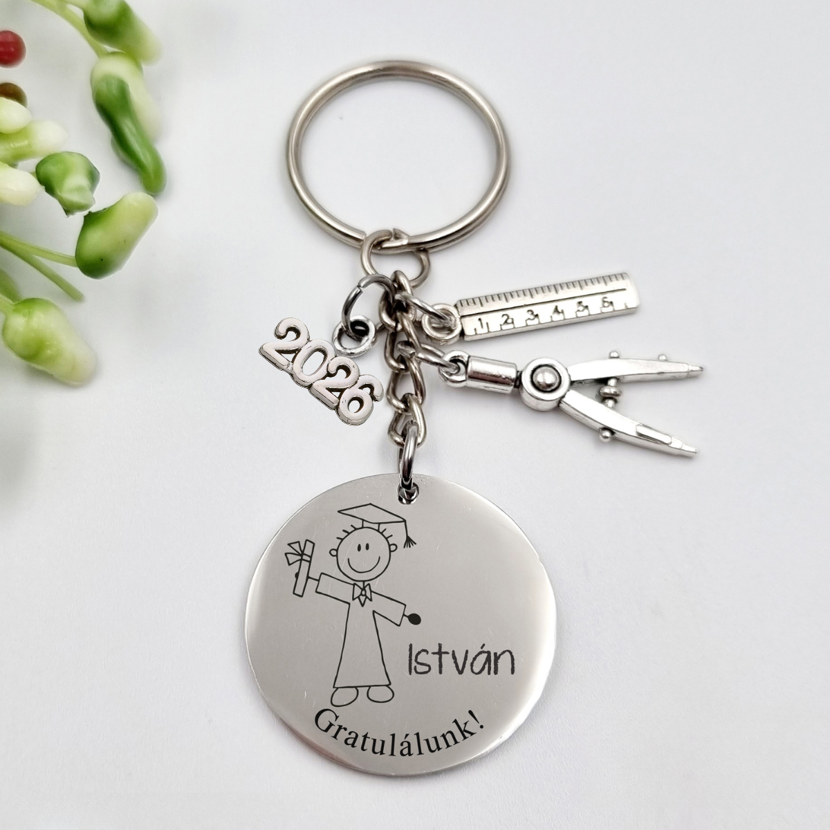 Gravírozott grafikás ballagási kulcstartó végzősöknek 6_67.