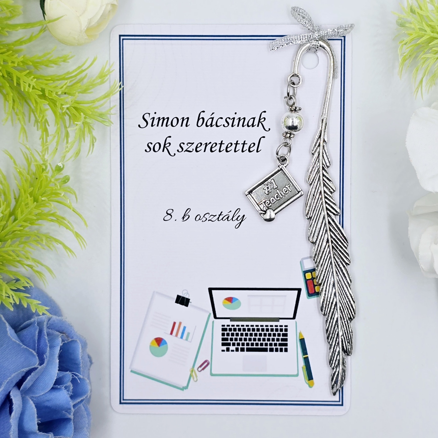 Könyvjelző best teacher charmmal, ajándékkártyán informatikatanároknak